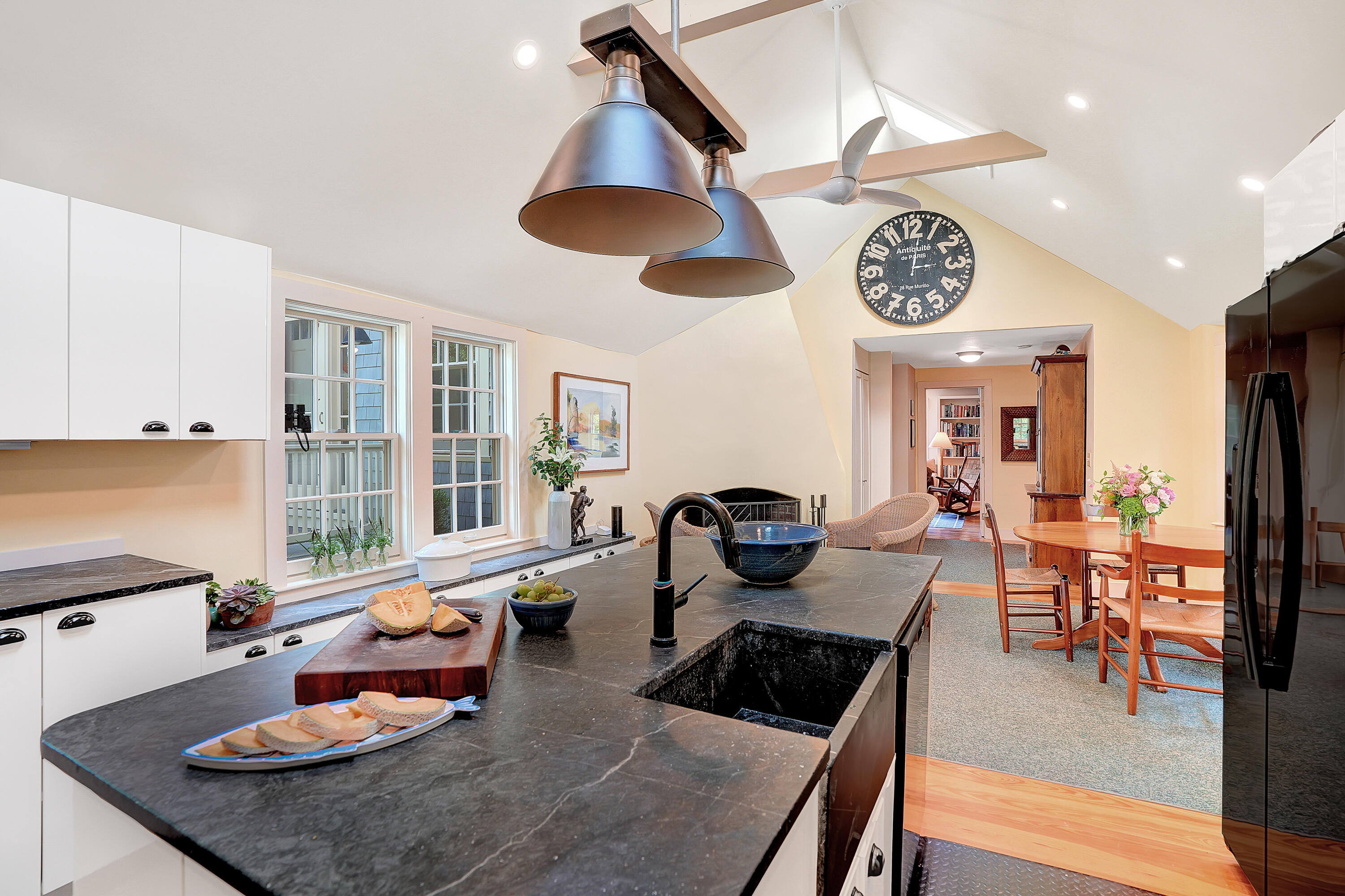 124 Old Farm Road, Unit 122 116 Chilmark, MA 02535 - Photo 19 of 34 124 Old Farm Rd-41