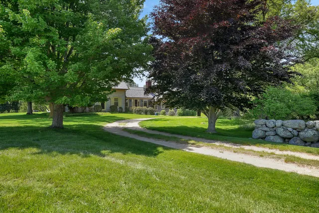 $4,950,000 | 124 Old Farm Road, Unit 122 116, Chilmark, MA 02535