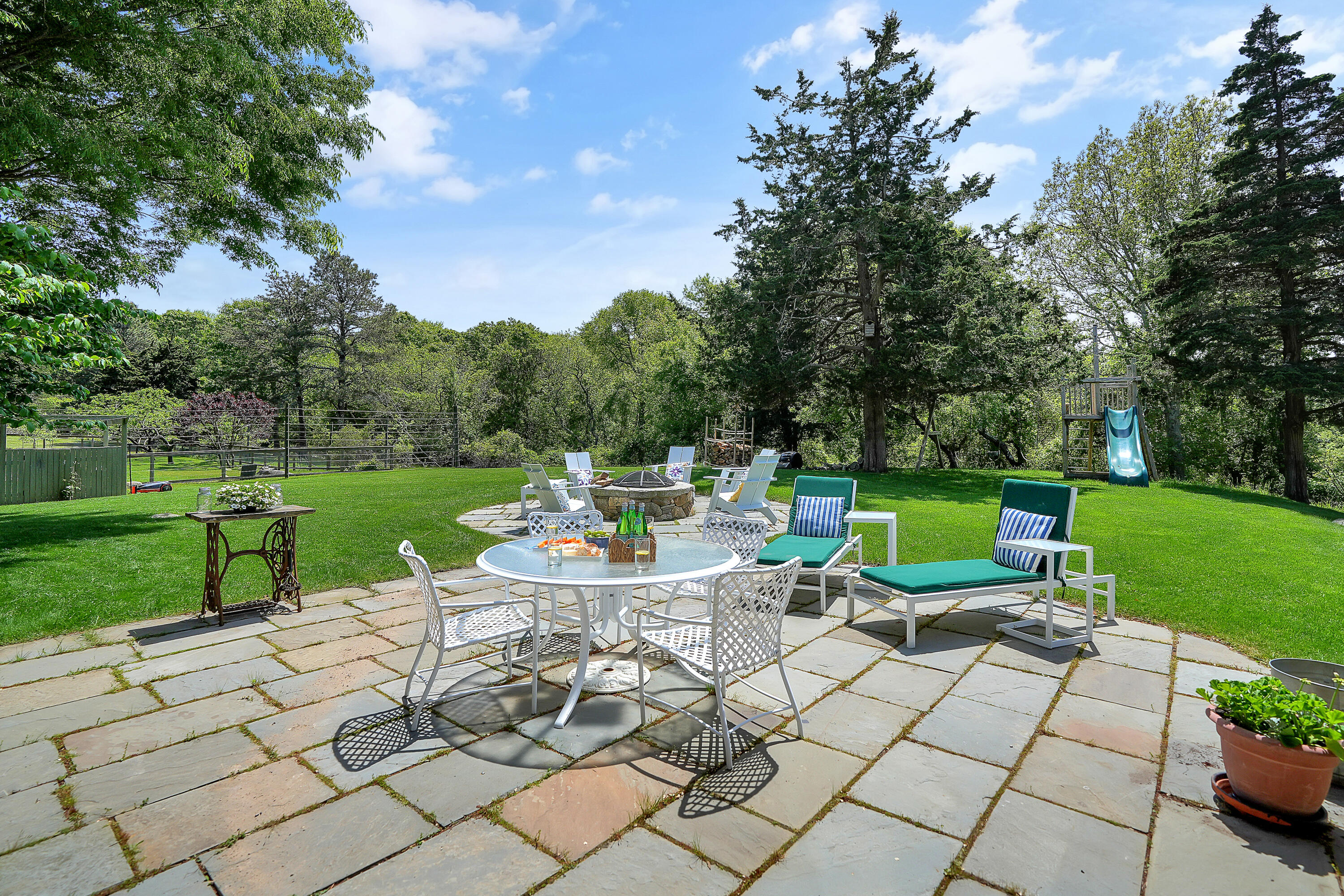 124 Old Farm Road, Unit 122 116 Chilmark, MA 02535 - Photo 5 of 34 124 Old Farm Rd-14