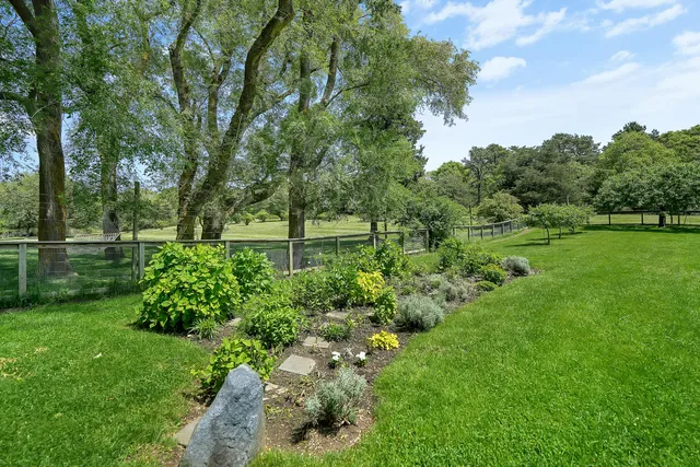 $4,950,000 | 124 Old Farm Road, Unit 122 116, Chilmark, MA 02535