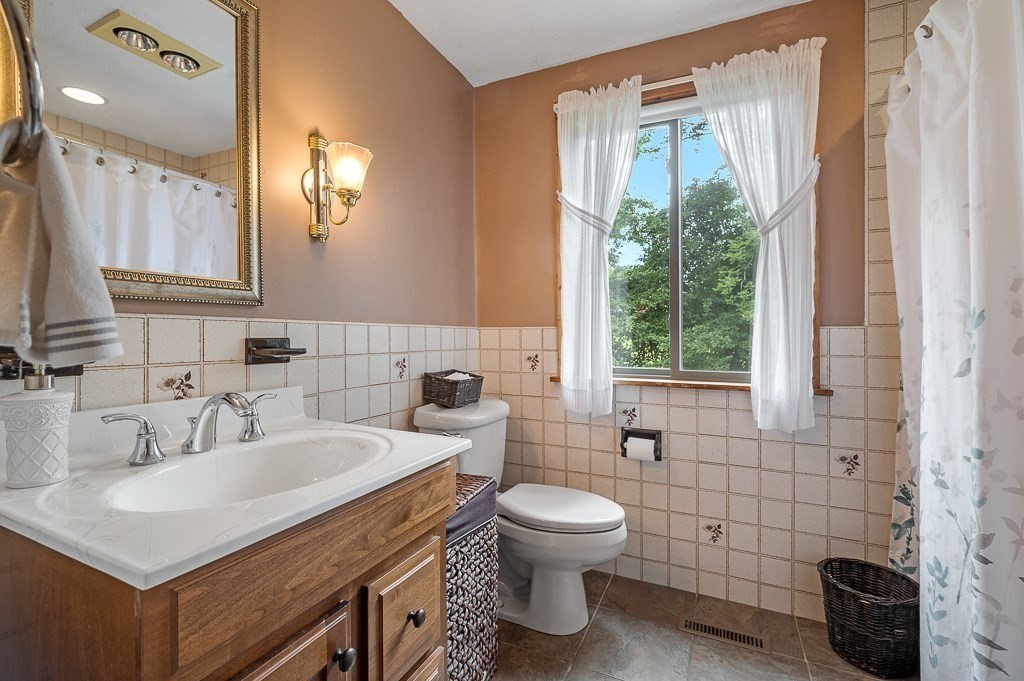 32 Parker Road Framingham, MA 01702 - Photo 25 of 42