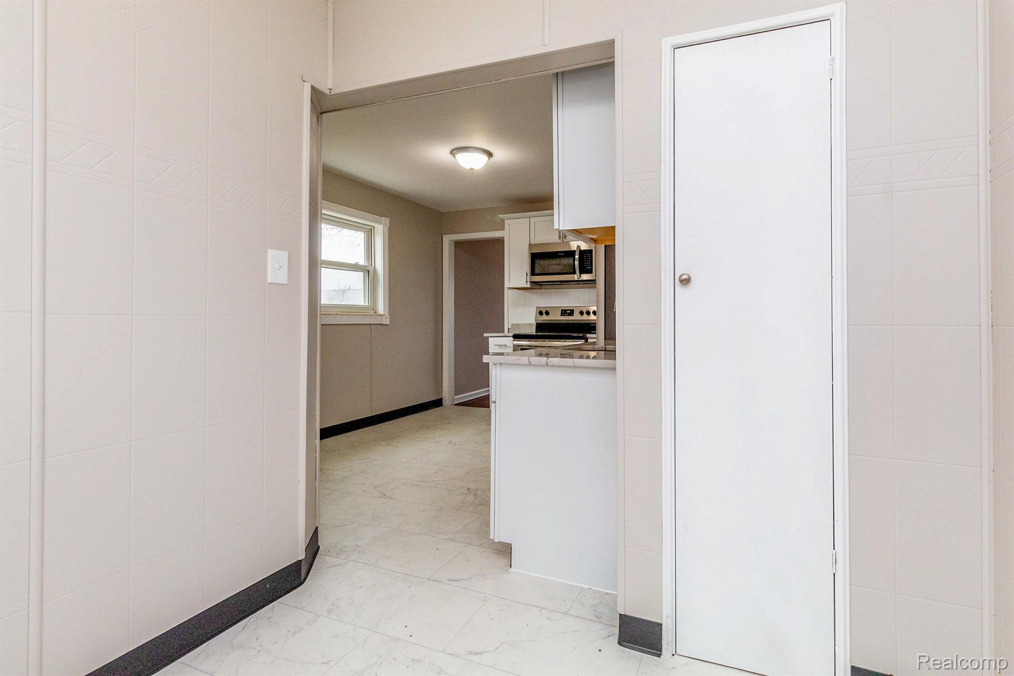13014 Toepfer Road Warren, MI 48089 - Photo 7 of 36 Gallery Image 7