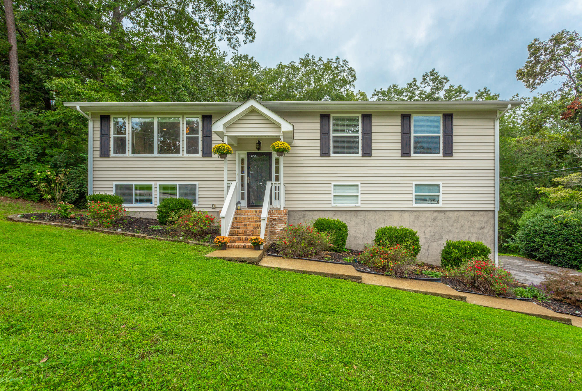8925 Villa Rica Circle Chattanooga, TN 37421 - Photo 2 of 28 8925 Villa Rica Cir. HD-42