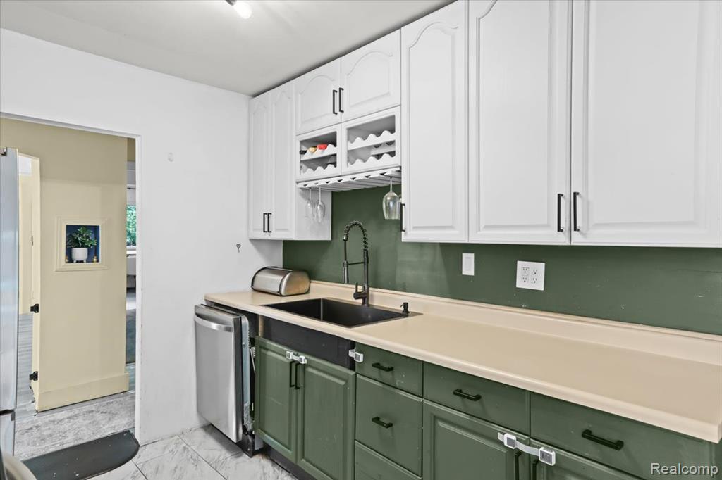 21160 Inkster Road Southfield, MI 48033 - Photo 13 of 35 Gallery Image 13