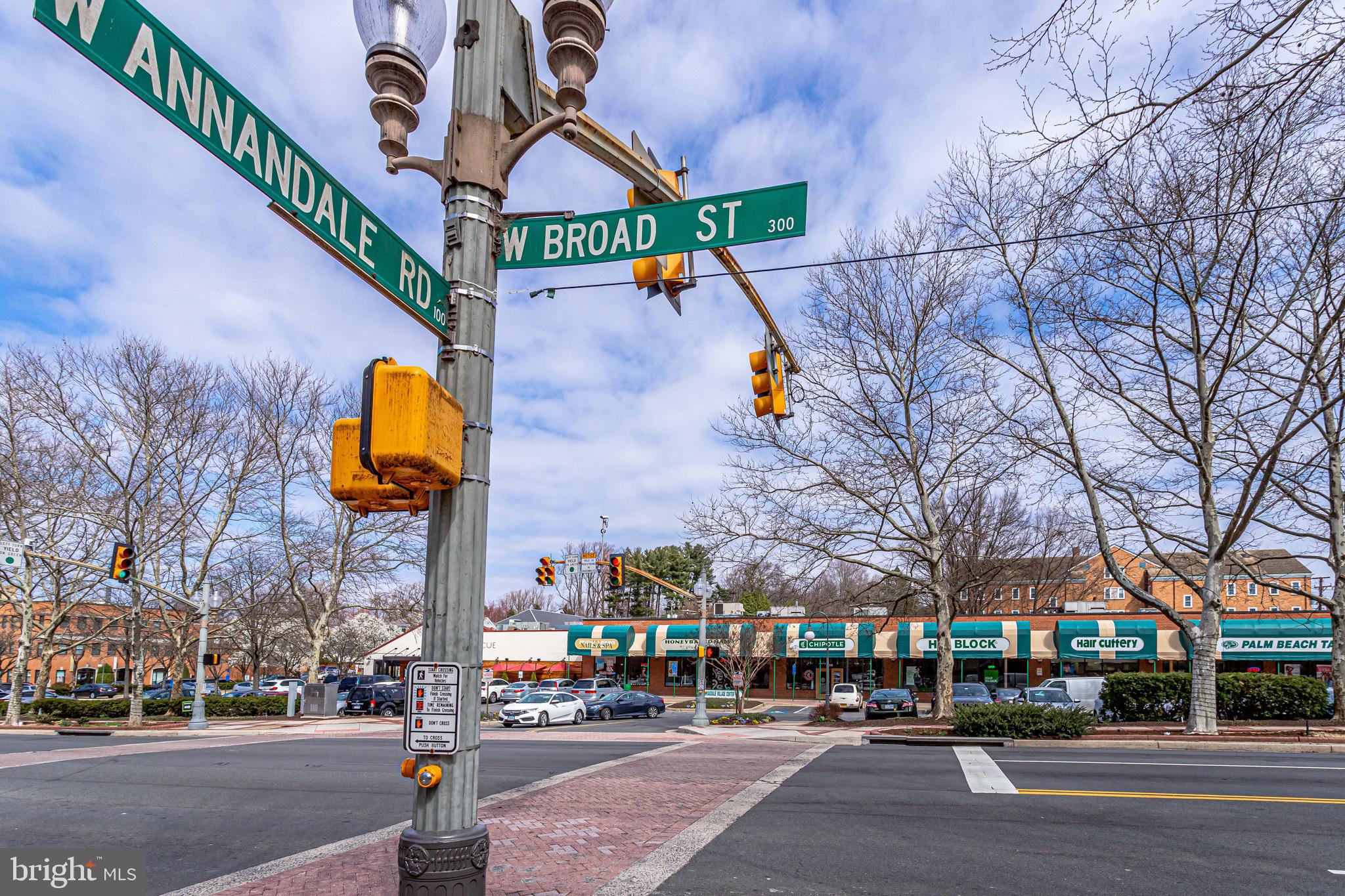 2342 Barbour Road Falls Church, VA 22043 - Photo 25 of 30 a view of street with traffic signal lights