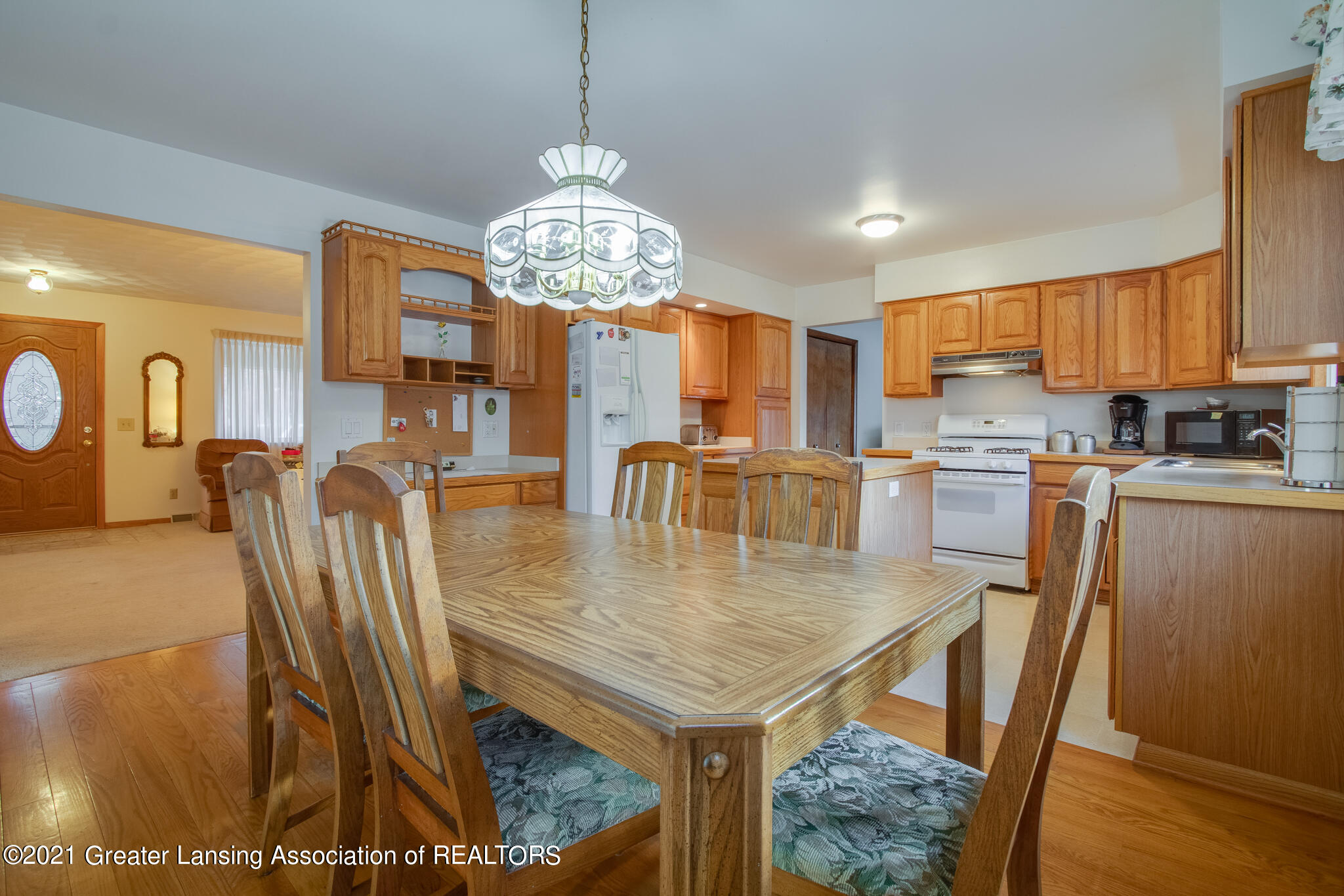 1114 Schavey Road Dewitt, MI 48820 - Photo 4 of 23 4