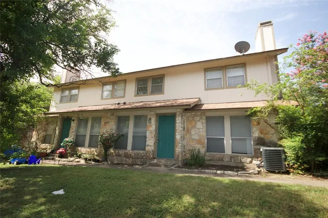 $1,750 | 1405 D Camp Craft Road, Unit D, West Lake Hills, TX 78746
