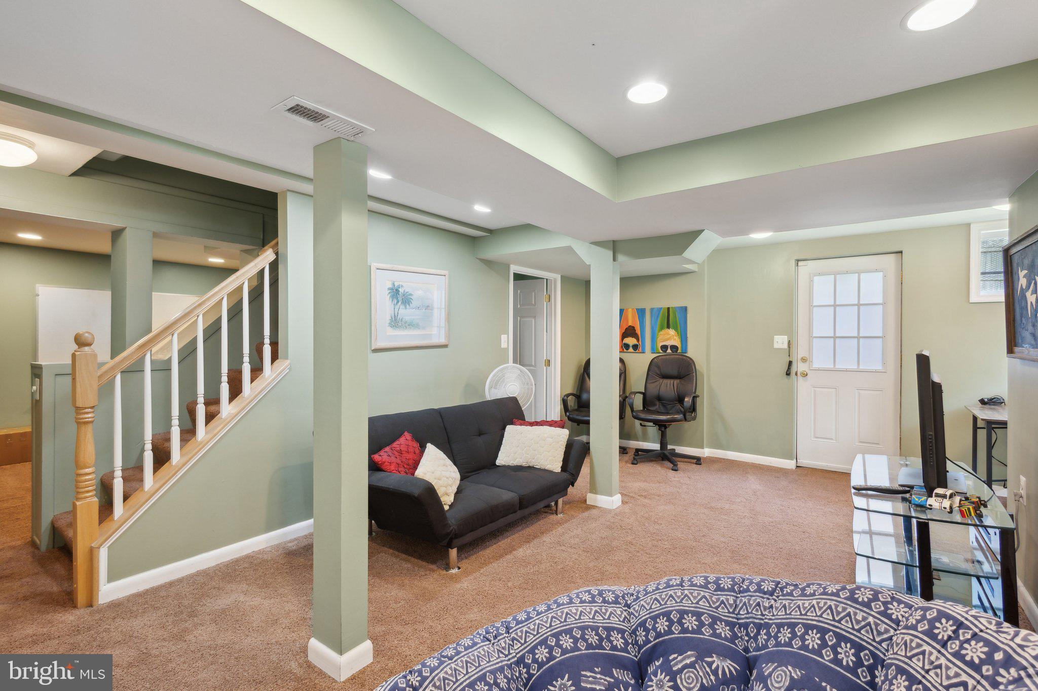 10202 Shiloh Street Fairfax, VA 22030 - Photo 25 of 41