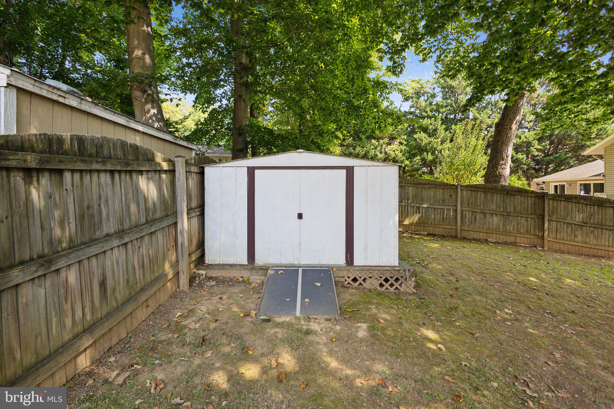 10202 Shiloh Street Fairfax, VA 22030 - Photo 8 of 41