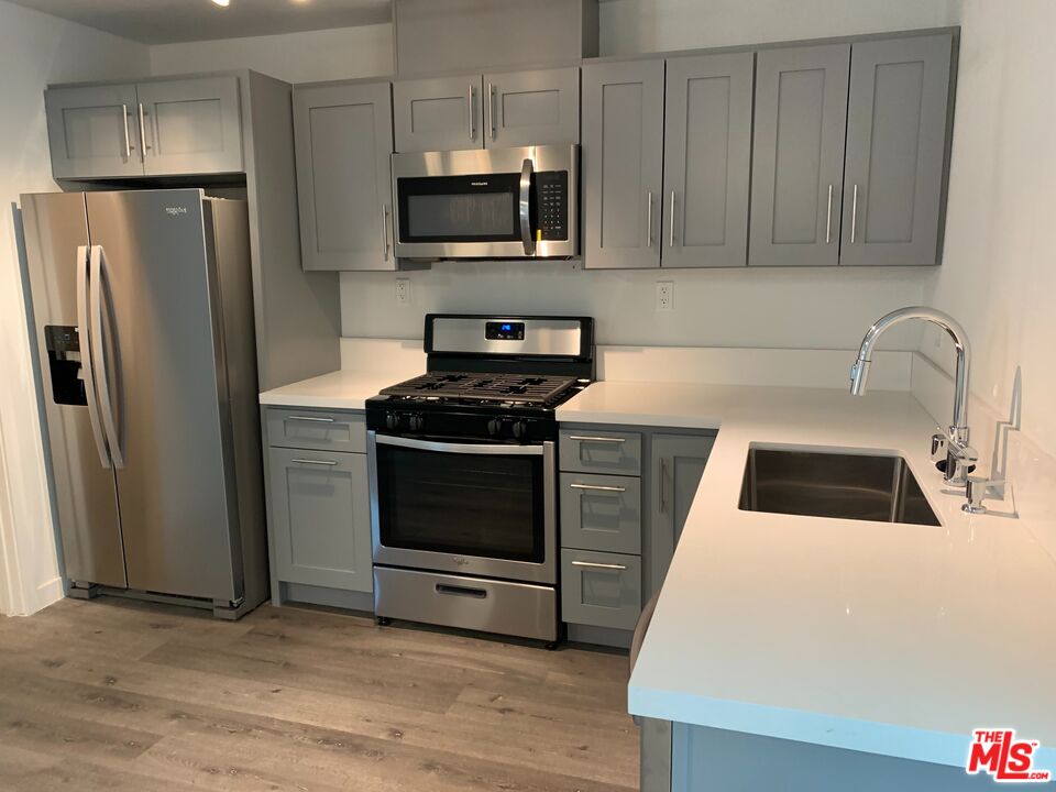 8923 Orion Ave Unit 15