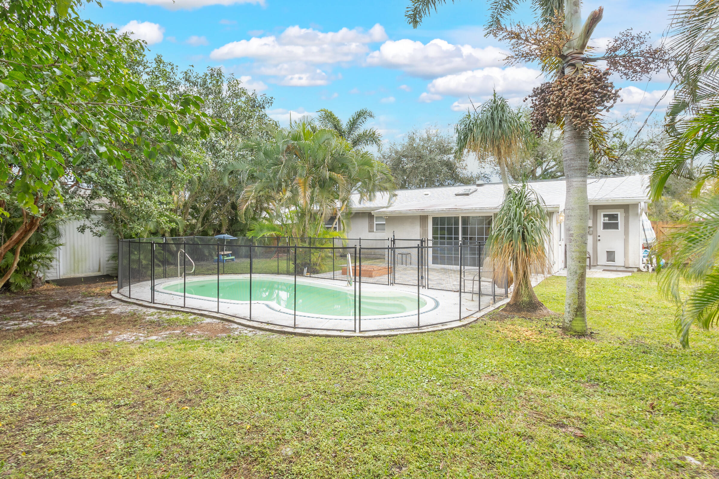 2720 King Richard Road Melbourne, FL 32935 - Photo 8 of 41 07_2720KingRichard106