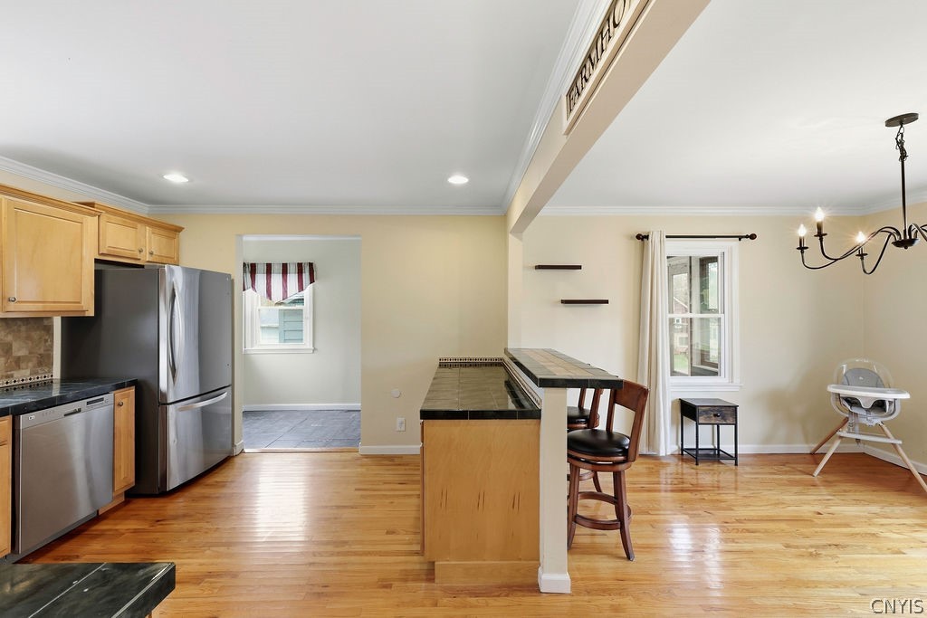 821 Velasko Road Syracuse, NY 13207 - Photo 8 of 32 Gallery Image 8