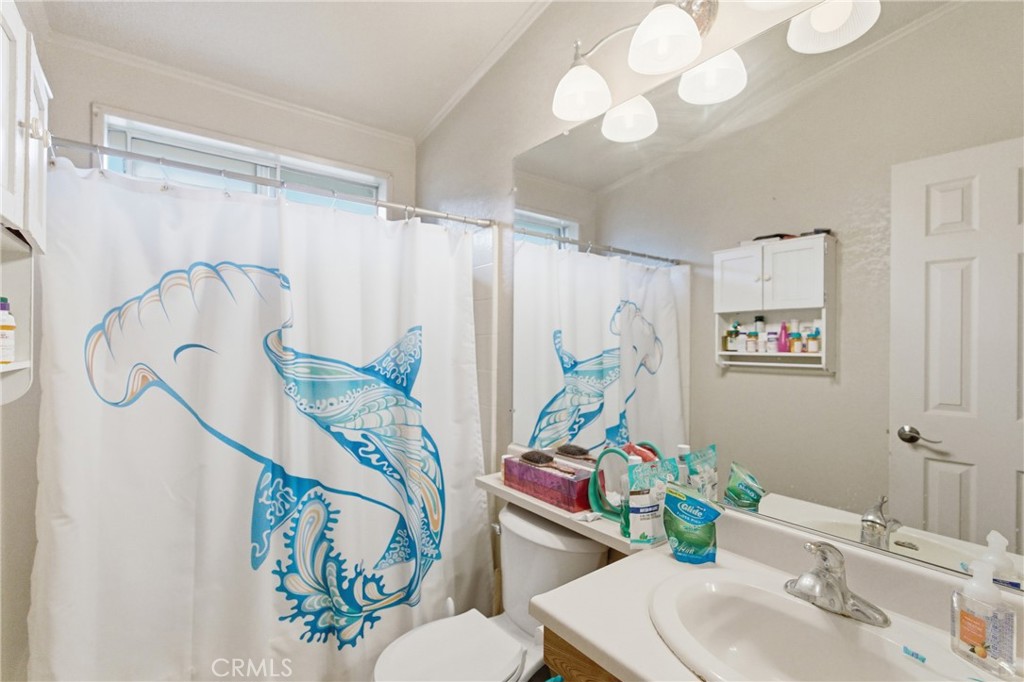 2170 Avenida Redondo Santa Maria, CA 93458 - Photo 20 of 45 HALL BATHROOM