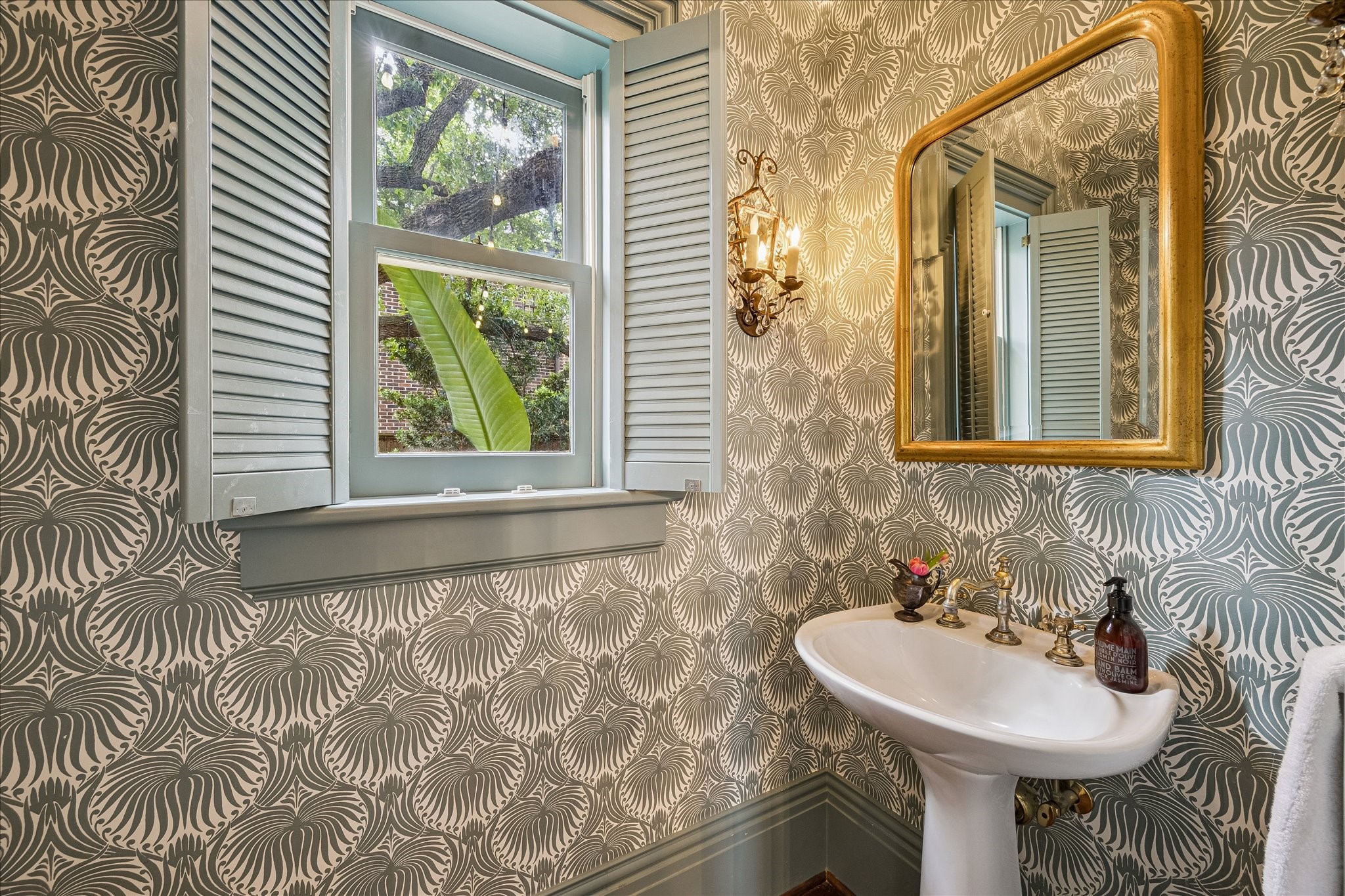 2368 Timber Lane Houston, TX 77027 - Photo 11 of 44