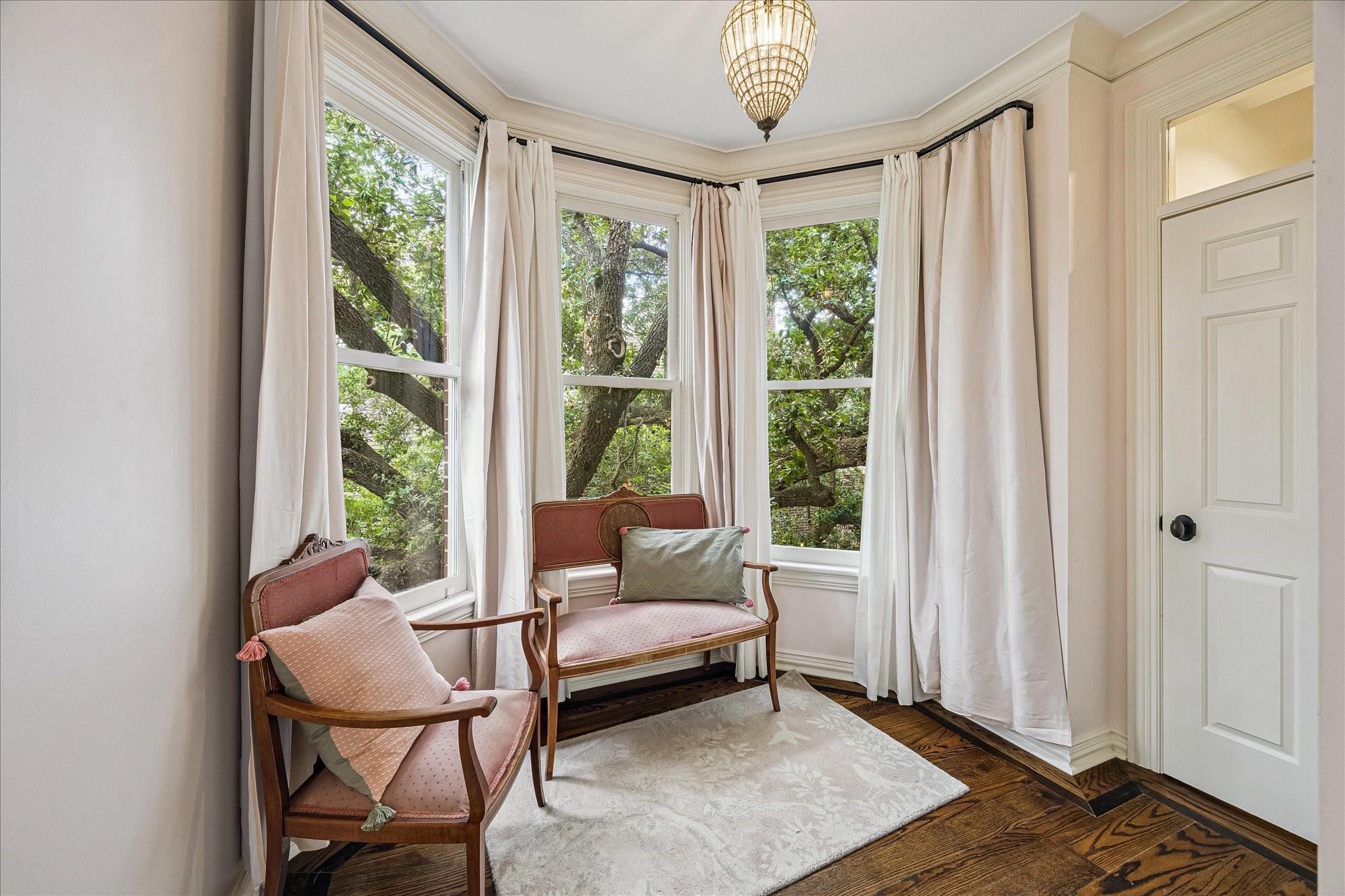 2368 Timber Lane Houston, TX 77027 - Photo 17 of 44