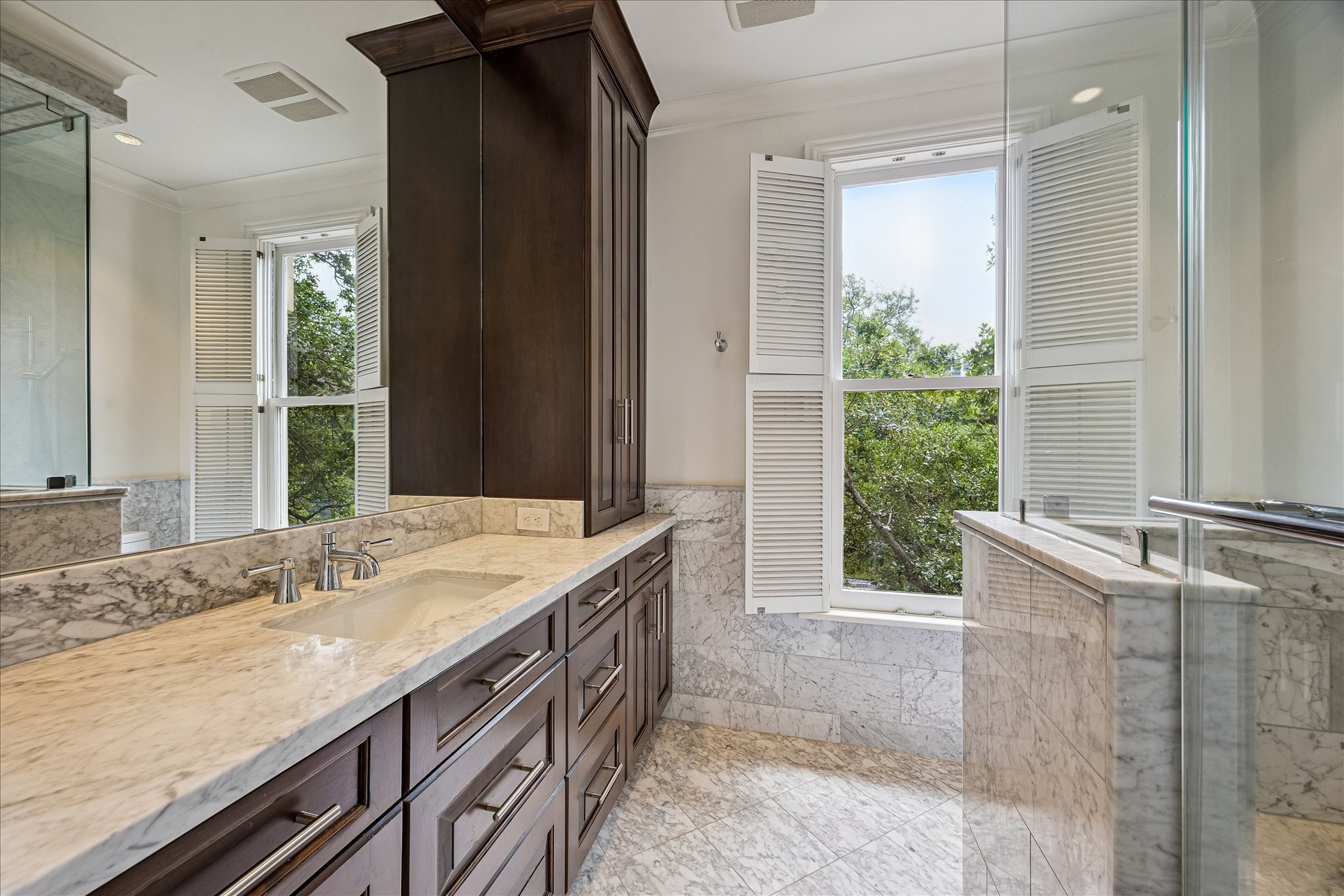 2368 Timber Lane Houston, TX 77027 - Photo 18 of 44