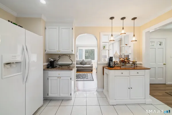 $374,900 | 23 Highland Avenue, Seymour, CT 06483