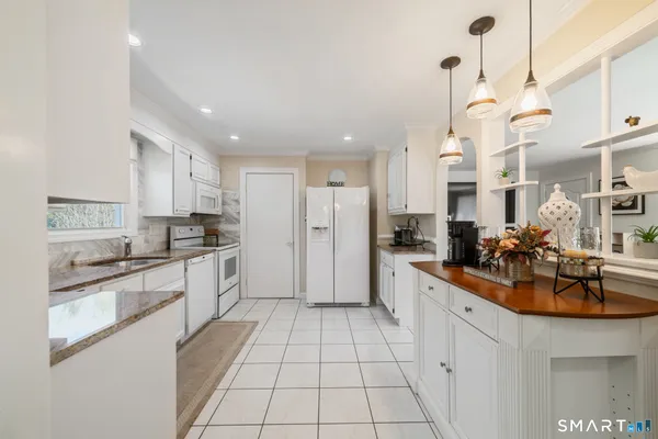 $374,900 | 23 Highland Avenue, Seymour, CT 06483