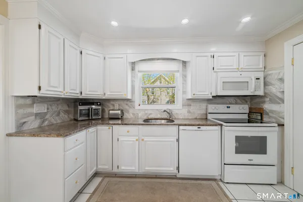$374,900 | 23 Highland Avenue, Seymour, CT 06483