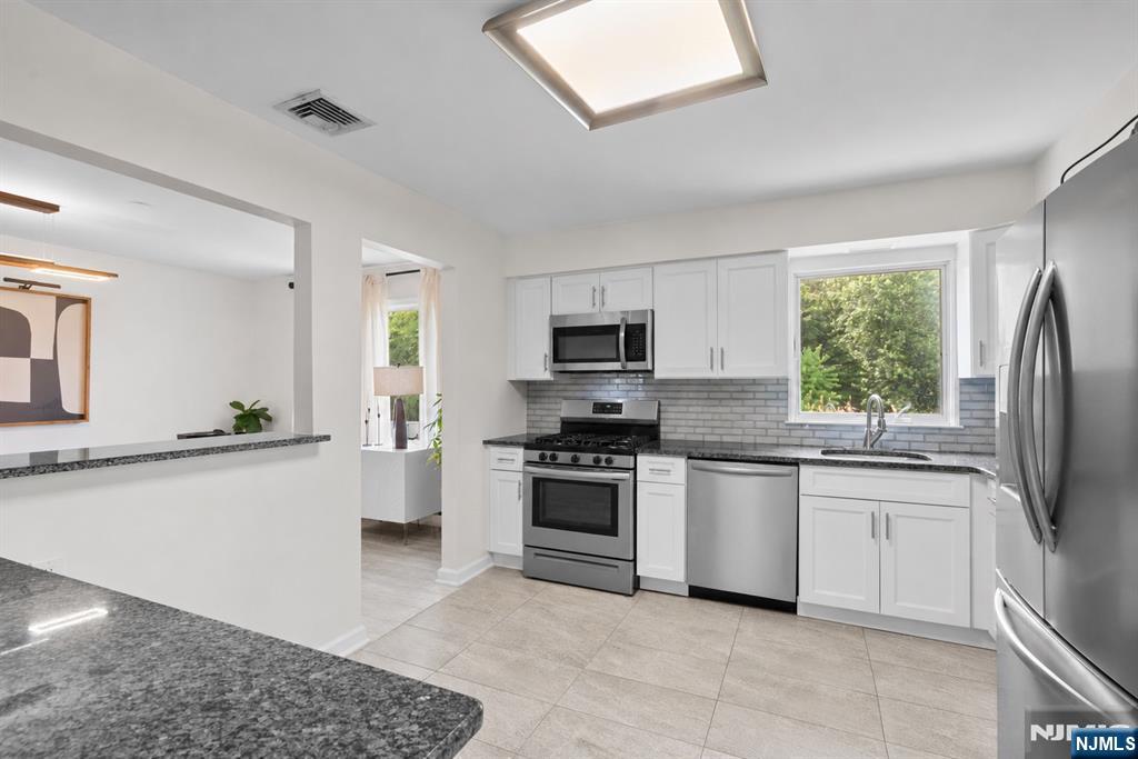 15 Robby Road Little Ferry, NJ 07643 - Photo 9 of 45