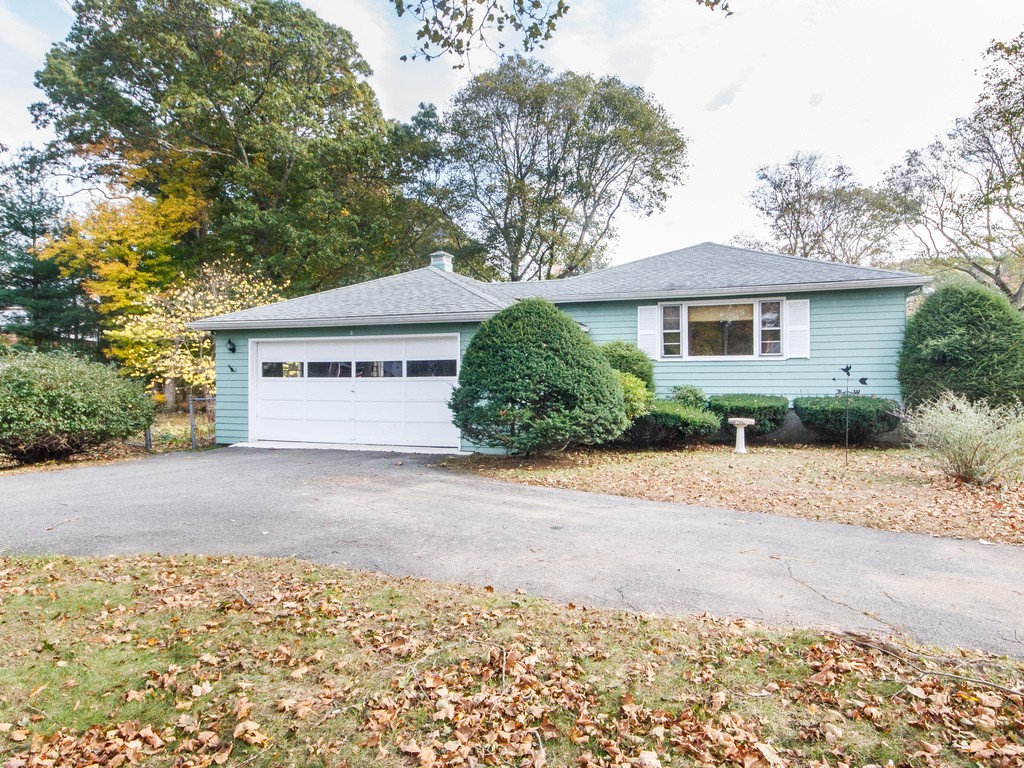 3 Trickett Road Lynnfield, MA 01940 - Photo 21 of 24 a view of a house with a yard and large tree
