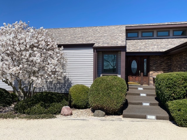 19720 Hebron Road Harvard, IL 60033 - Photo 15 of 41 a view of a entryway of the house