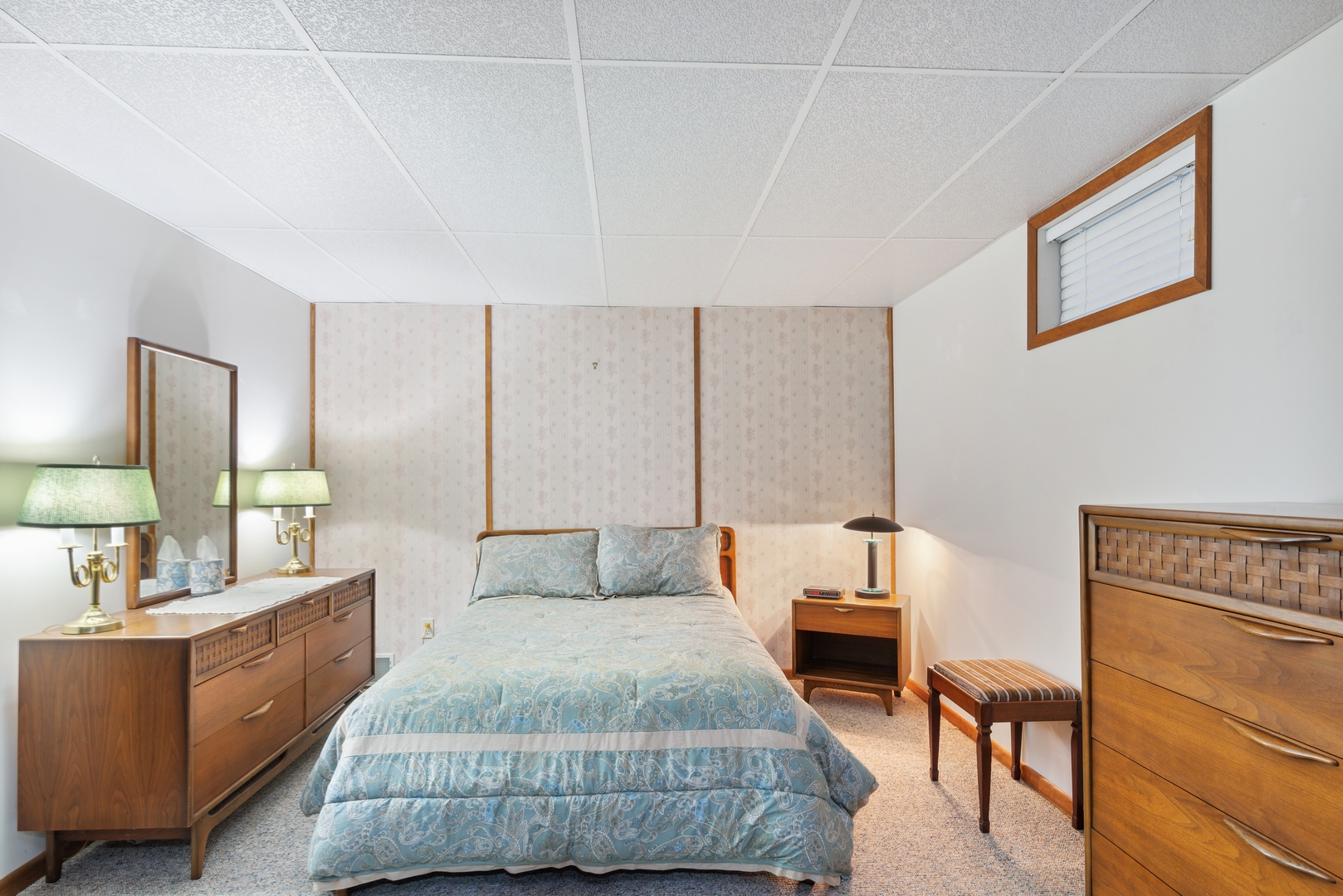19720 Hebron Road Harvard, IL 60033 - Photo 26 of 41 a bedroom with a bed and a lamp on dresser