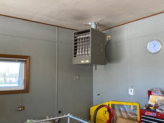 19720 Hebron Road Harvard, IL 60033 - Photo 33 of 41 a view of entryway with wooden floor