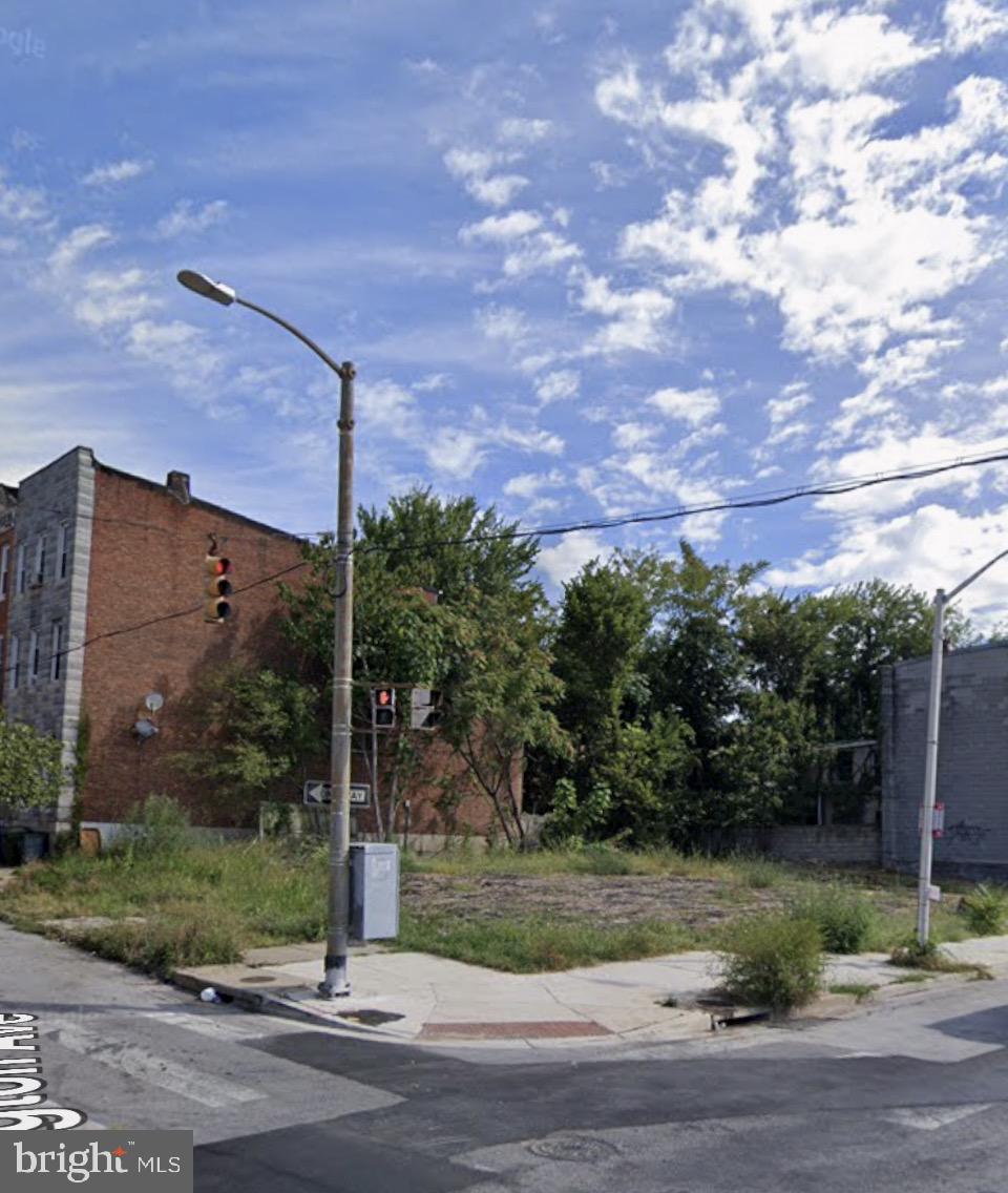 1040 West Franklin Street Baltimore, MD 21223 - Photo 5 of 6 a view of a basketball court