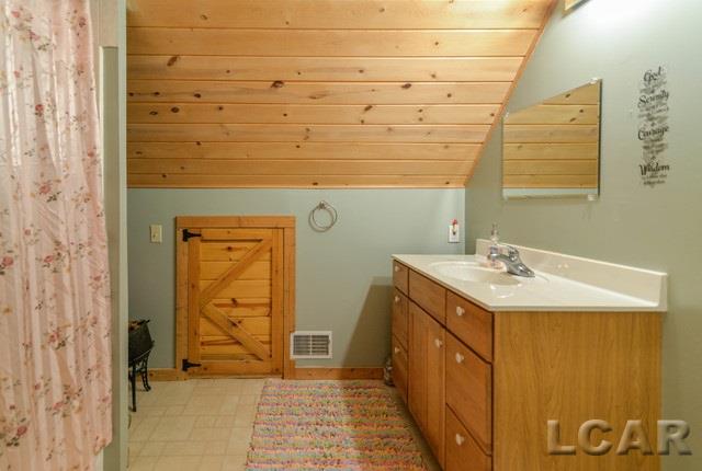 12711 Hogan Road Clinton, MI 49236 - Photo 46 of 77 31340232-45.JPG