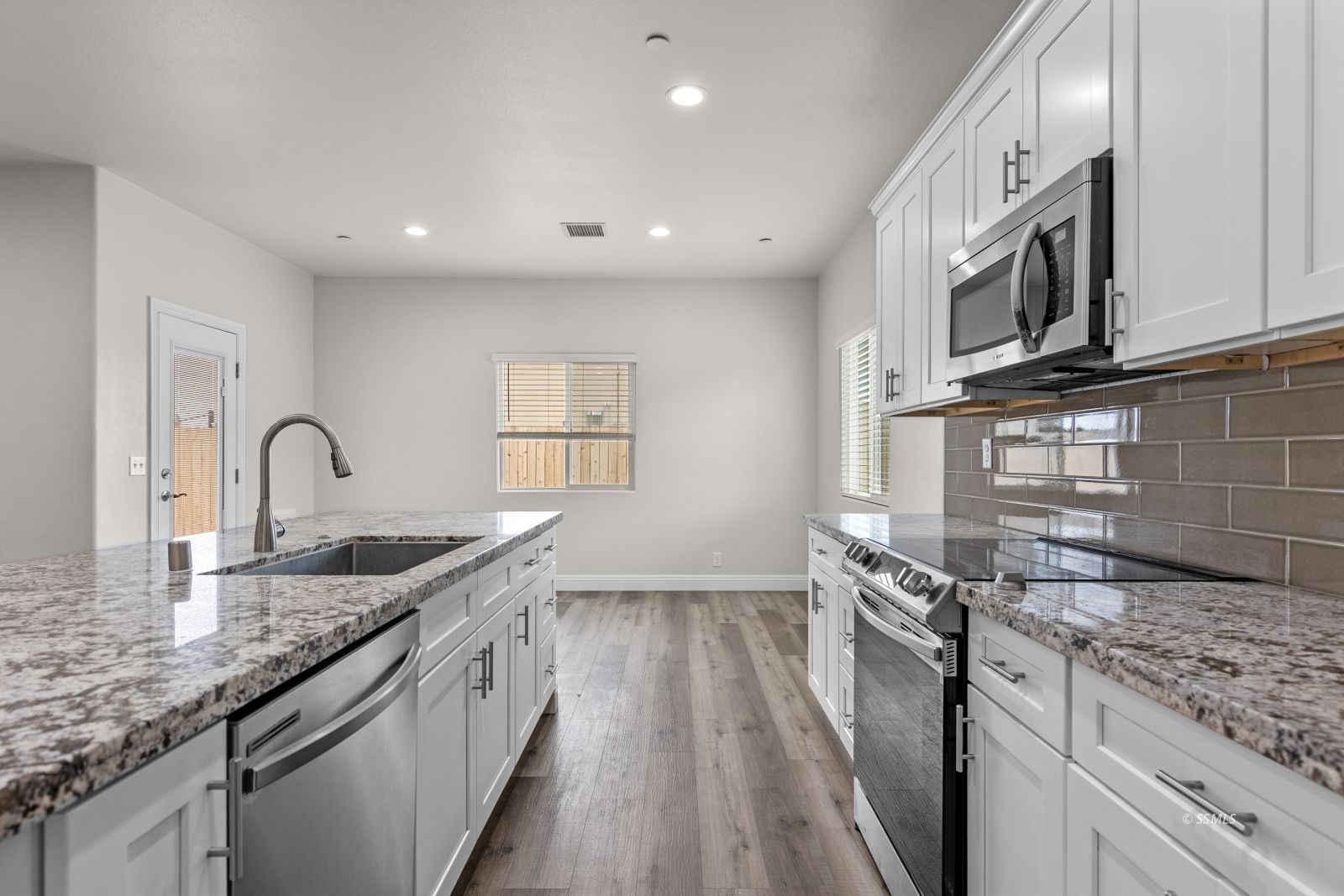 850 Harriet Street Ridgecrest, CA 93555 - Photo 13 of 36