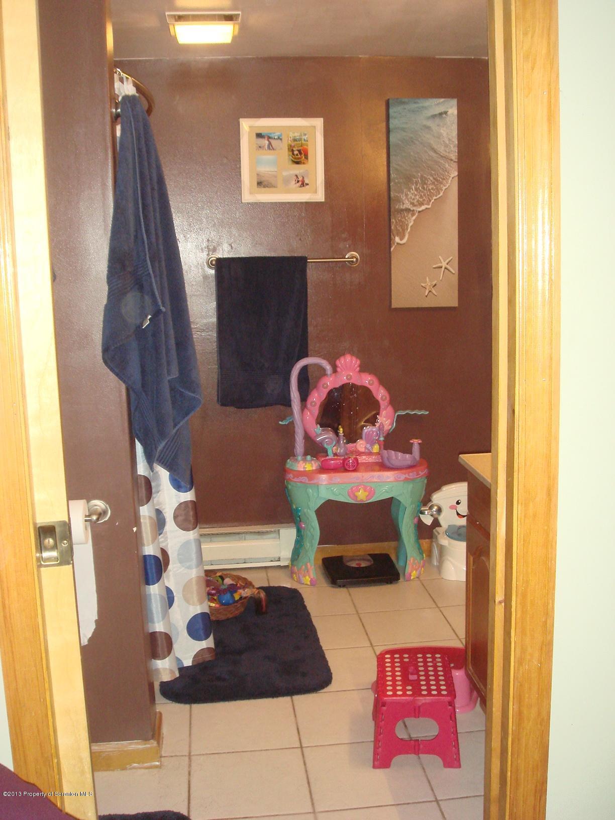140 Carbondale Road Waymart, PA 18472 - Photo 11 of 15 Gallery Image 11