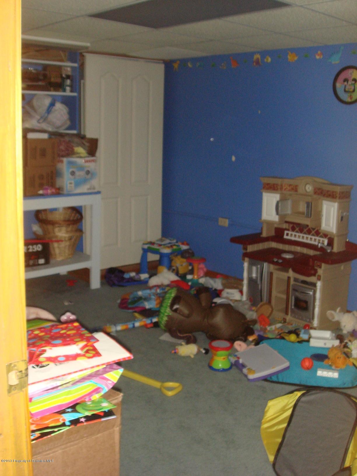 140 Carbondale Road Waymart, PA 18472 - Photo 14 of 15 Gallery Image 14