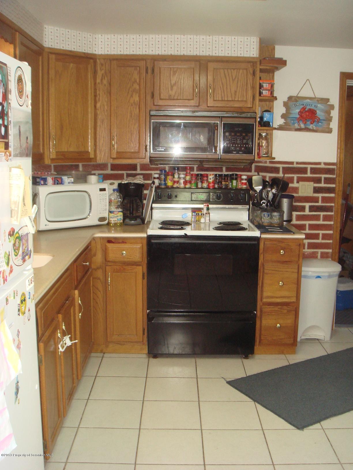 140 Carbondale Road Waymart, PA 18472 - Photo 4 of 15 Gallery Image 4