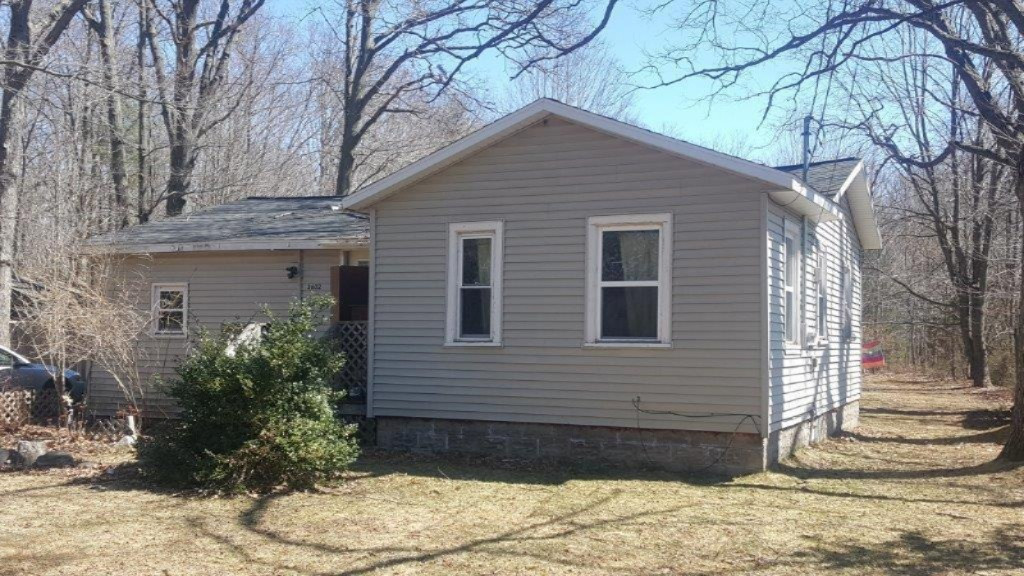 3602 Automobile Road Muskegon, MI 49445 - Photo 2 of 11 20190409_125430