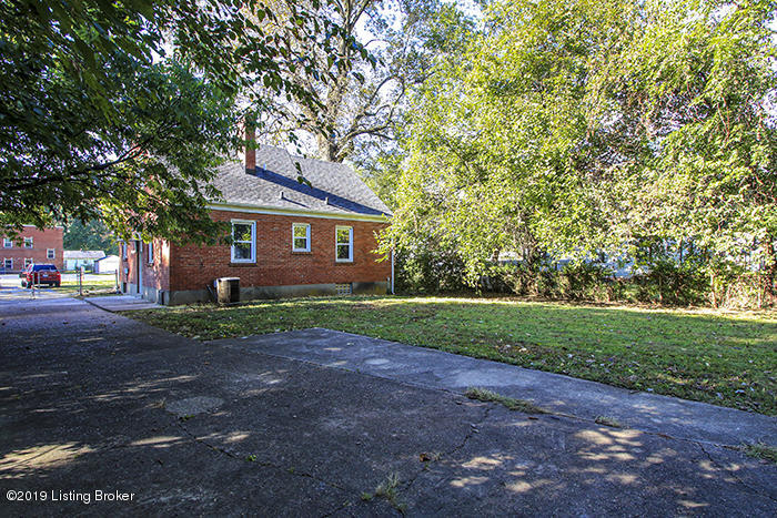 2905 Ralph Avenue Louisville, KY 40216 - Photo 9 of 36 _MG_8049