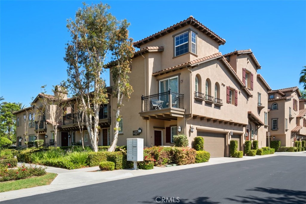 35 Viburnum Way Ladera Ranch, CA 92694 - Photo 2 of 32 Front view with garage