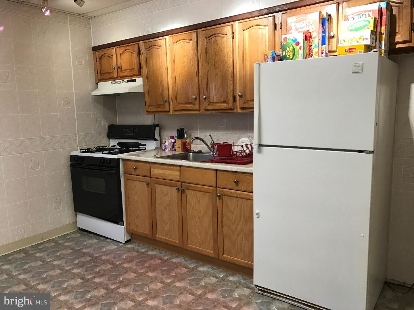 539 Marwood Road Philadelphia, PA 19120 - Photo 8 of 19 Kitchen