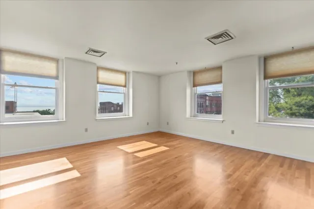 $399,900 | 131 Main Street, Unit 302, Burlington, VT 05401