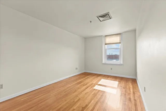 $399,900 | 131 Main Street, Unit 302, Burlington, VT 05401