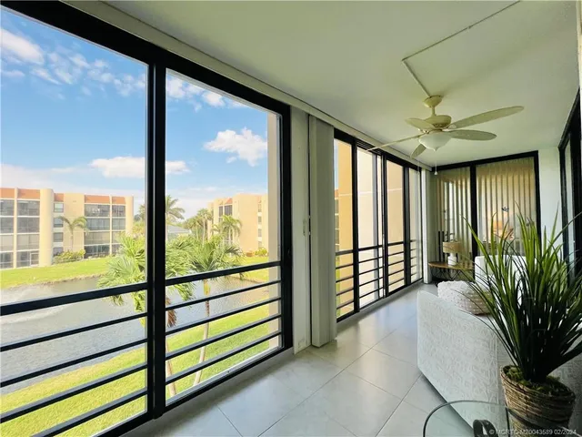 $2,200 | 3442 Northeast Causeway Boulevard, Unit 302, Jensen Beach, FL 34957