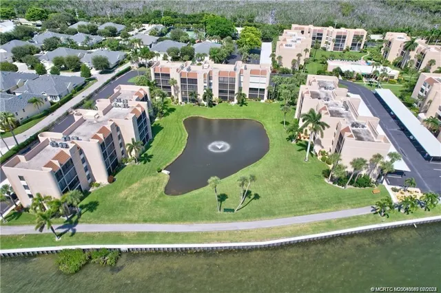 $2,200 | 3442 Northeast Causeway Boulevard, Unit 302, Jensen Beach, FL 34957