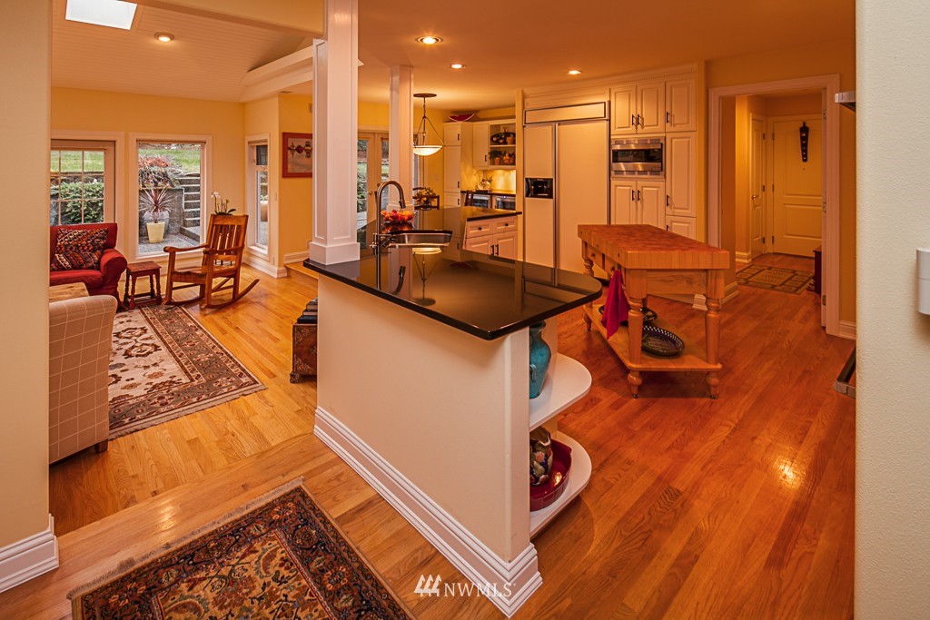 353 Viewcrest Road Bellingham, WA 98229 - Photo 3 of 15