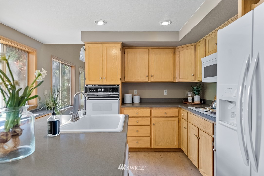 4920 Raccoon Valley Road Southeast Olympia, WA 98513 - Photo 11 of 40 Gallery Image 11