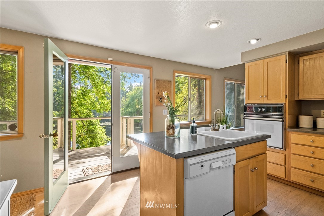 4920 Raccoon Valley Road Southeast Olympia, WA 98513 - Photo 12 of 40 Gallery Image 12