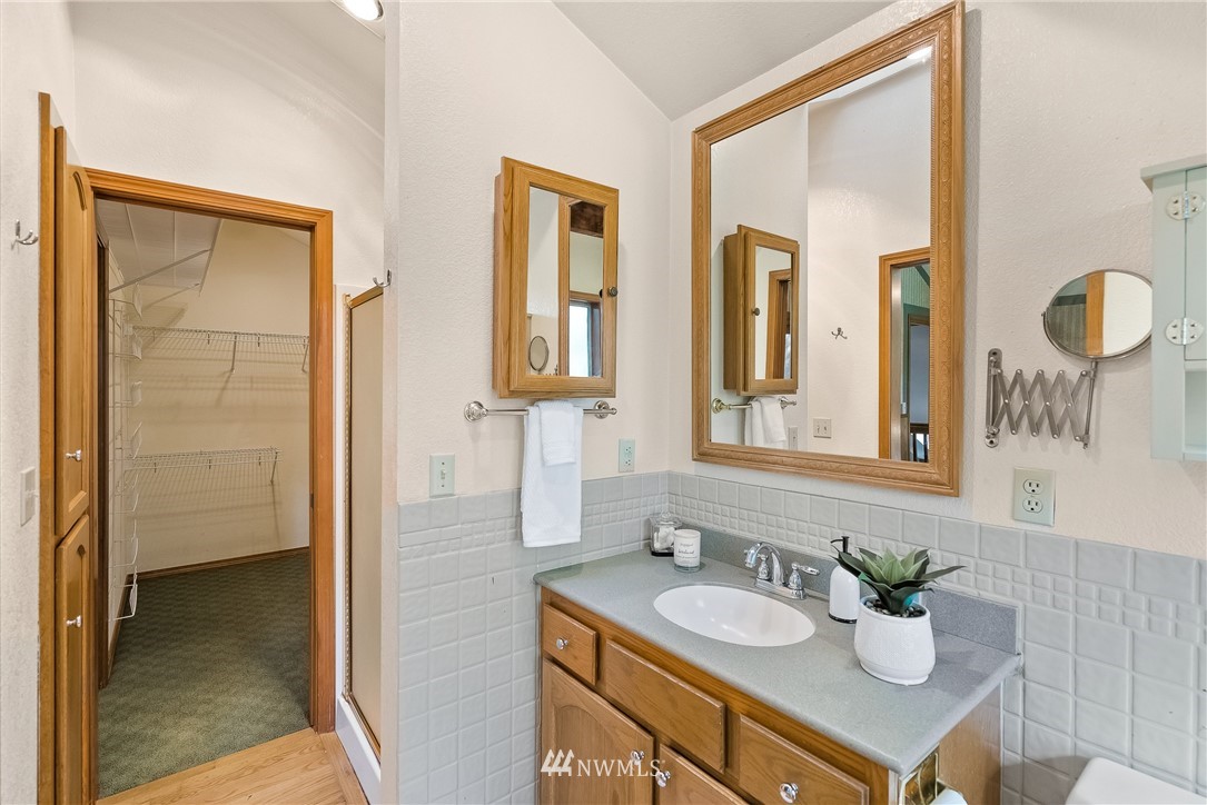 4920 Raccoon Valley Road Southeast Olympia, WA 98513 - Photo 23 of 40 Gallery Image 23