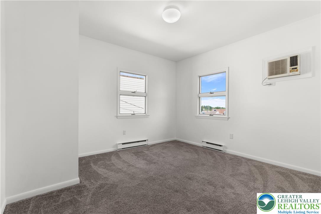 1512 West Broad Street Bethlehem, PA 18018 - Photo 25 of 50 an empty room with windows