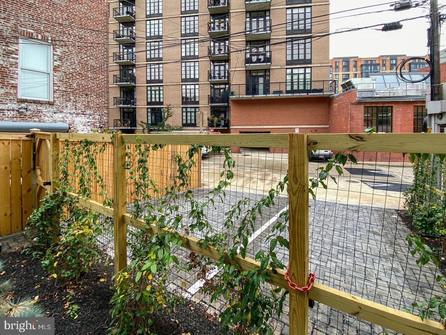 424 M Street Northwest, Unit 8 Washington, DC 20001 - Photo 25 of 27 a building view