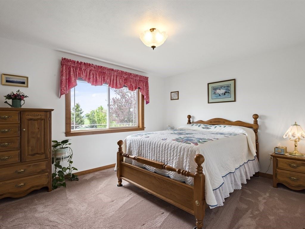 7004 East Peone Road Mead, WA 99021 - Photo 12 of 20