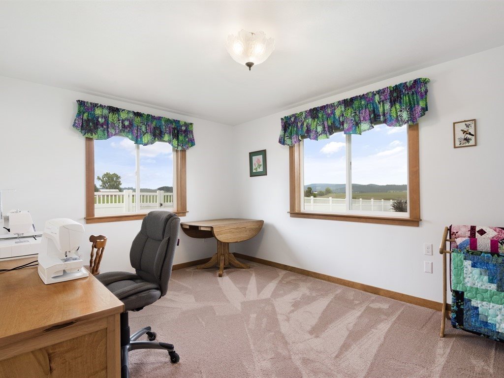 7004 East Peone Road Mead, WA 99021 - Photo 15 of 20